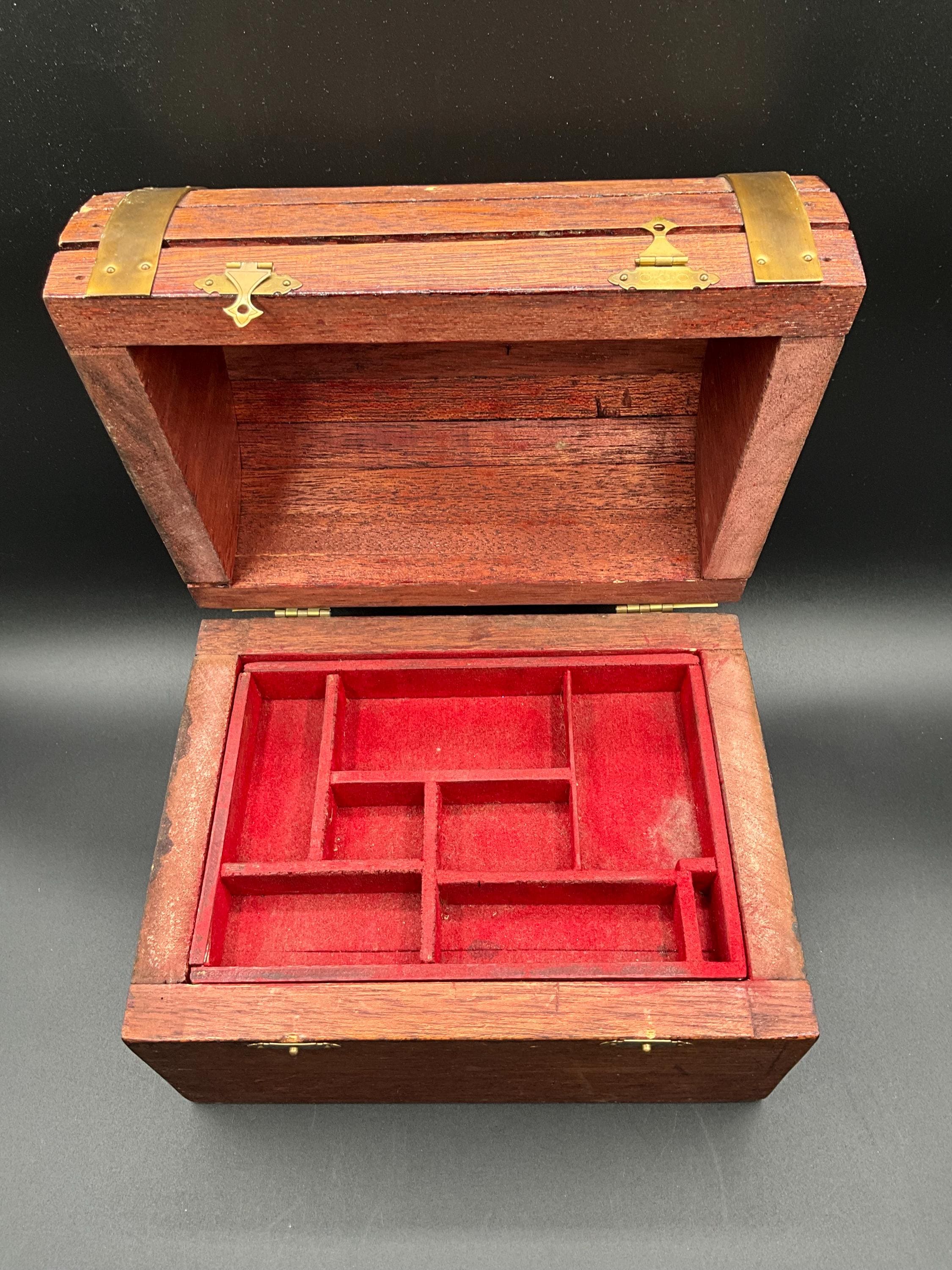 ヴィンテージ木製宝箱スタイルジュエリーボックス 重厚 - Etsy 日本