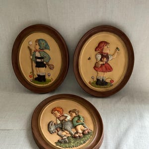 Vintage Set Of 3 Hand Painted Ceramic Holland Mold Wall Plaques 1973