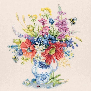 RTO counted cross stitch kit Wildflowers and bee M627 / Flowers bouquet / Floral DIY Embroidery kit