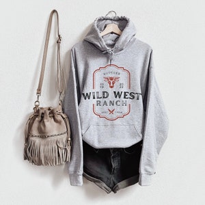 Wild West Ranch Unisex Hoodie Farm Graphic Sweater Trendy Vintage Faded Country Hoodie Oversized Cowboy Hoodie. Aesthetic Trendy Yellowstone