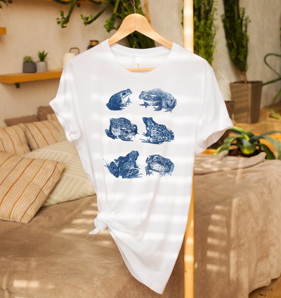 Vintage Frog Shirt, Frog T Shirt, Cute Frog Shirt, Frogs Shirt, Frogs and Toads, Cottagecore T Shirt, Frog Tshirt, Aesthetic Shirt