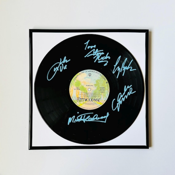 フリートウッド•マック　FLEETWOOD MAC サイン入り　レコード フリートウッド・マックのサイン入りビニールレコードが黒枠で発売され