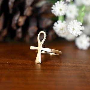 Brass Ankh Ring: Egyptian Amulet Jewelry