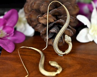 Gold Snake Dangling Earrings: Ancient Egyptian Design