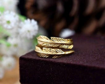 Dainty Feather Ring, Gold Ring , Engagement Ring, Feather Brass Ring ,Statement Ring, Christmas Gift for Her, Gold Stacking Rings