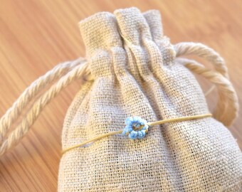 Simple Myosotis • Simple Collection • Makramee Blumenarmband mit Perle • Armband geflochten • Sonnenblumen • Bellis Berlin