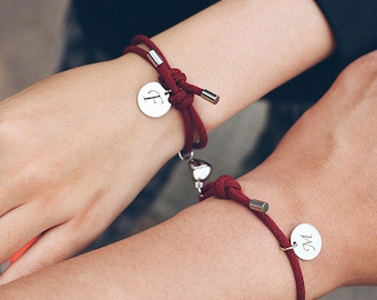 Ensemble de bracelets magnétiques personnalisés pour couple - graver les initiales des noms des lettres personnalisées, signes du zodiaque - bracelets d'amour et d'amitié assortis