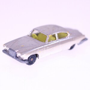 Husky Models Jaguar MK10 metal toy car circa 1960s-made in UK - Weight 30g - FREE postage