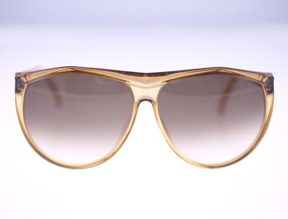 Christian Dior 2231 10 Ladies Vintage Sunglasses-circa 1980s  display picture 2
