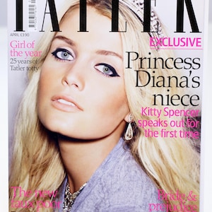 Puede incluir: Portada de la revista "TATLER" con una mujer rubia con tiara. El texto incluye "Princess Diana's niece" y "Girl of the year". Se muestra el precio de la revista.