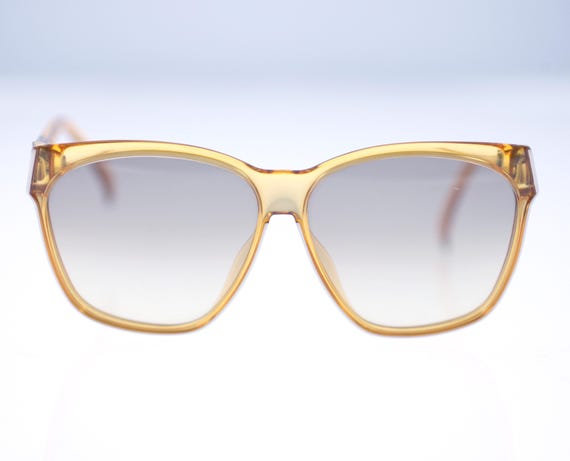 Christian Dior 2154 31 Ladies Vintage Sunglasses-circa 1980s  display picture 3