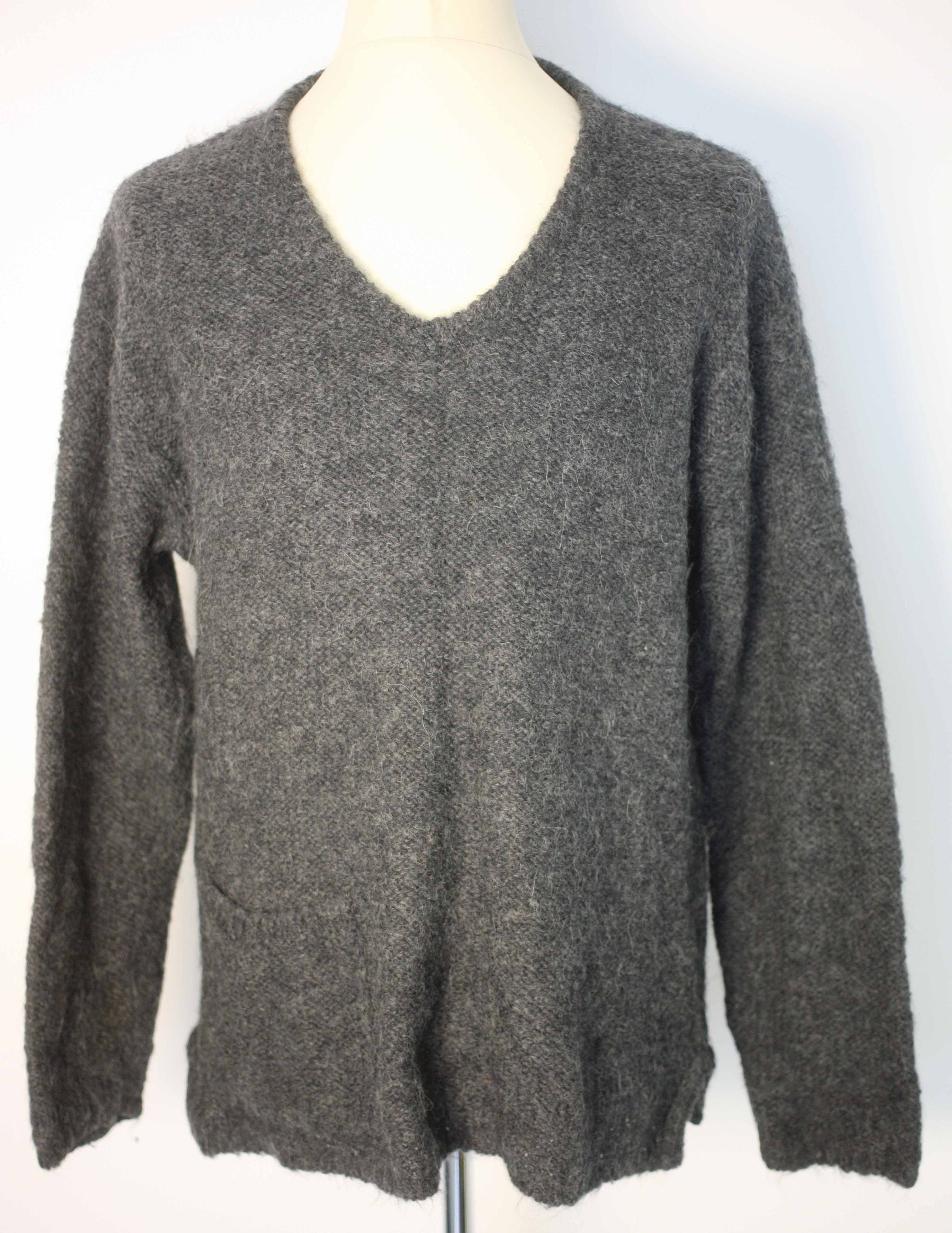 Emporio Armani Mens Dark-grey V-neck Sweater for Men-it 48/chest 