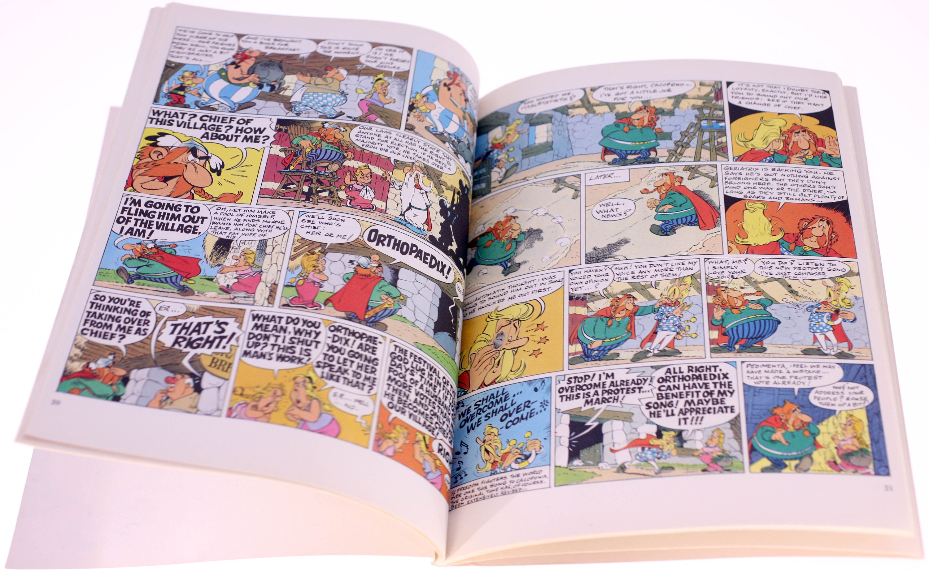 Asterixシリーズ　全16冊セット　フランス語　仏語 Amazon.com: Asterix Collection 35 titles in French