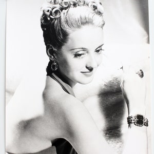 Bette Davis vintage movie star photograph circa 1980s-black and white image-FREE postage