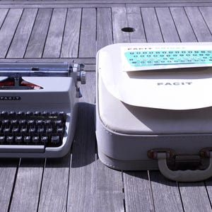 Macchina da scrivere Facit AB circa anni '60 con custodia originale - necessita di pulizia/manutenzione - Peso 11 kg - Spedizione GRATUITA in Europa