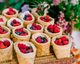 Individual Fruit Berry Basket Favor Tiny Wooden Picnic Basket Catering Display Wedding Favor Bridal Shower Food Fresh Framers Market Display