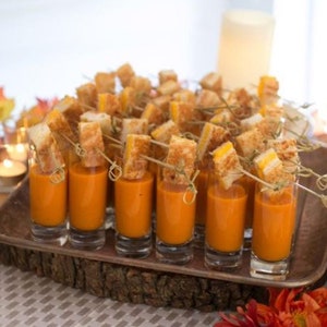 Suppen Aperitif Acryl Gläser Tassen Mini Löffel oder Zahnstocher Set für Food Display Buffet Catered Event Hochzeit Brunch Grazing Station 3 oz