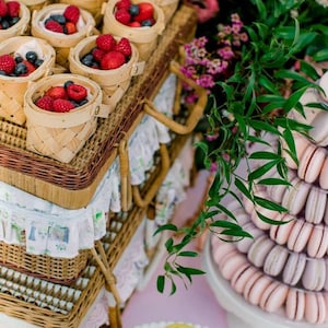 Individual Fruit Berry Basket Favor Tiny Wooden Picnic Basket Catering Display Wedding Favor Bridal Shower Food Fresh Framers Market Display