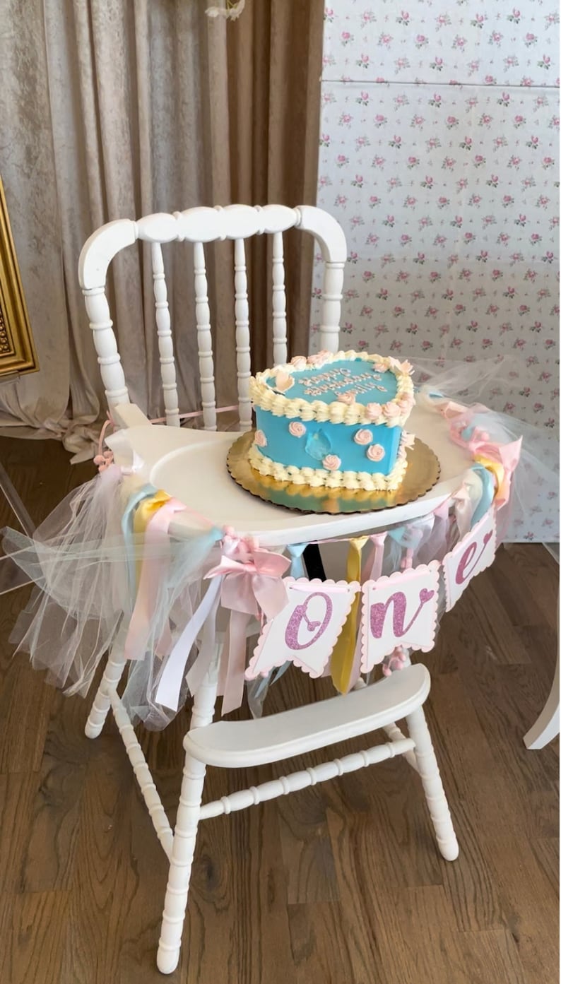 White Vintage High Chair/ Vintage Shabby Chic Buffet for Rent - Etsy