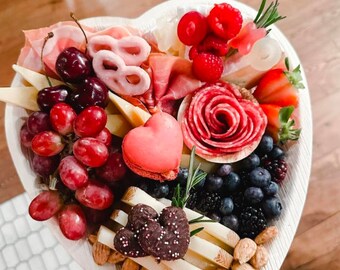 食器 human made heart bamboo board Heart Shaped Bamboo Charcuterie Plates With Fancy Toothpicks for