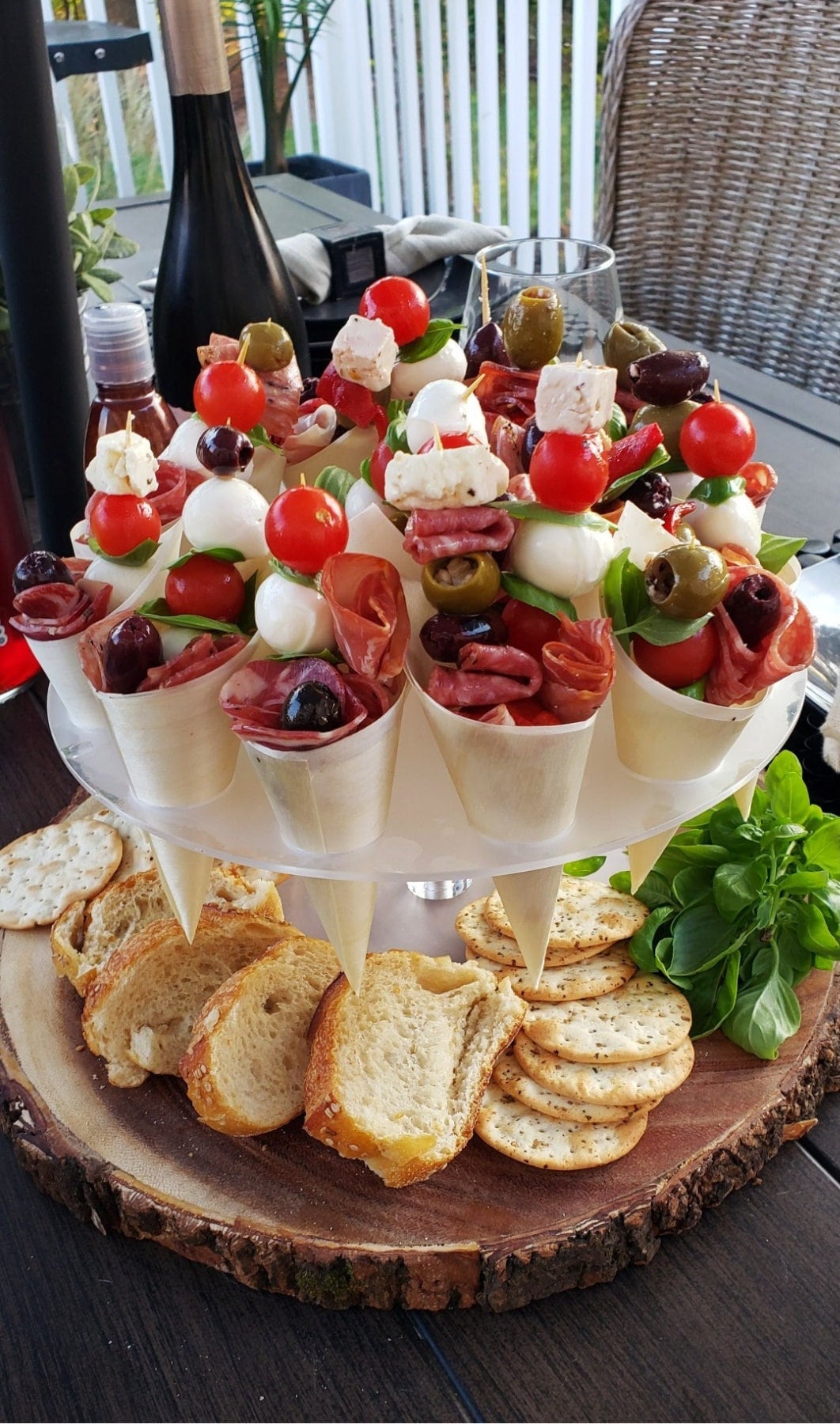 Acrylic Charcuterie Cone Stand Hosting Set Cone Holder Food Display for Appetizers Catered Events Parties Showers Weddings Cones Toothpicks
