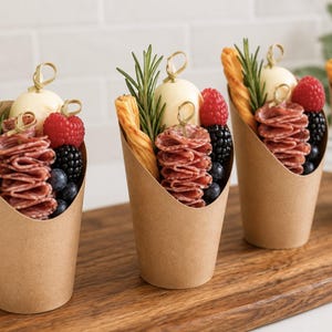 Vasitos y palillos para charcutería individual para tabla de quesos y embutidos, presentación de comida, aperitivos, snacks, eventos, bodas y más.