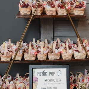 Individual Fruit Berry Basket Favor Tiny Wooden Picnic Basket Catering Display Wedding Favor Bridal Shower Food Fresh Framers Market Display