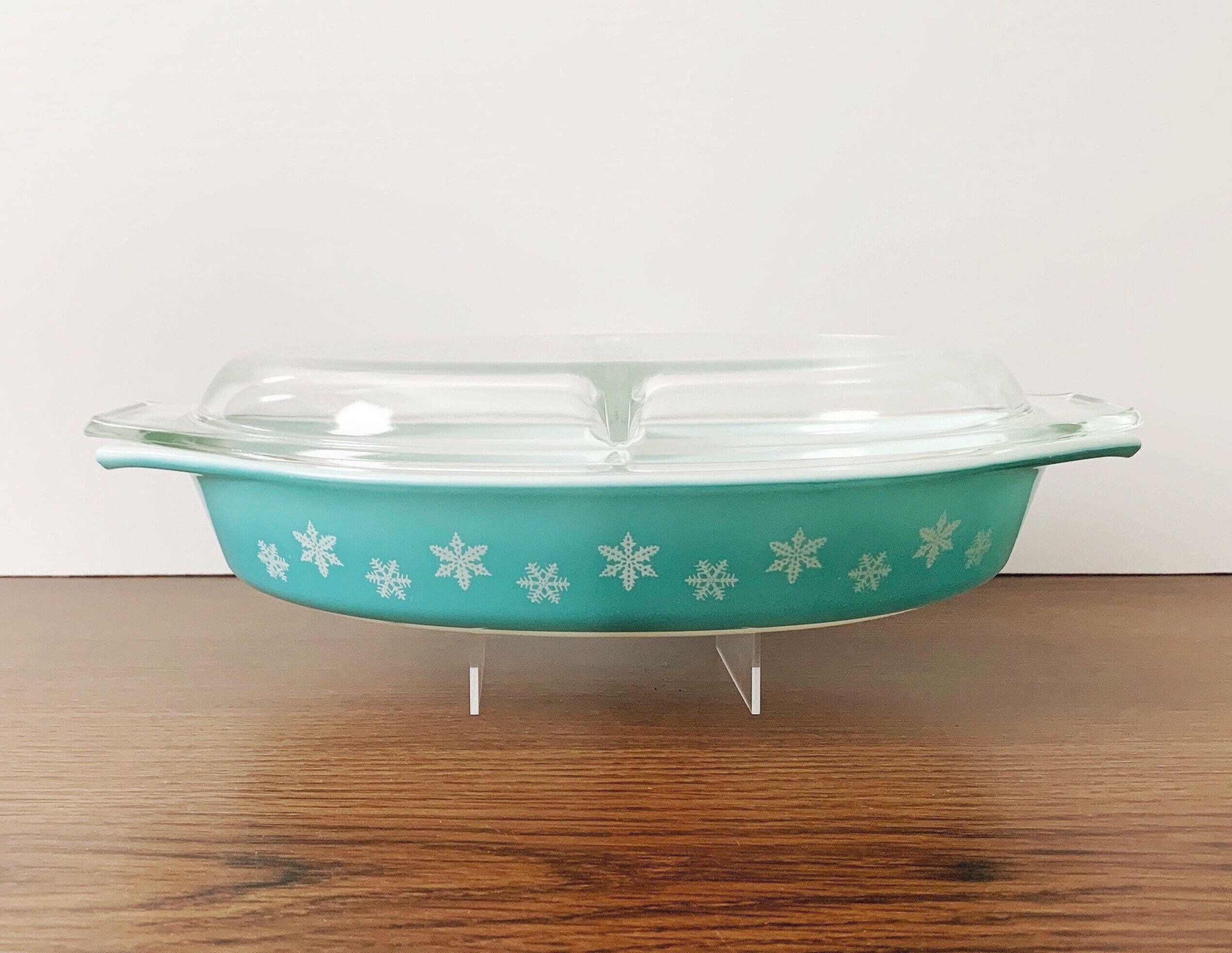 Pyrex Snowflake Divided Dish 1 1/2 Quart vintage Kitchen Etsy