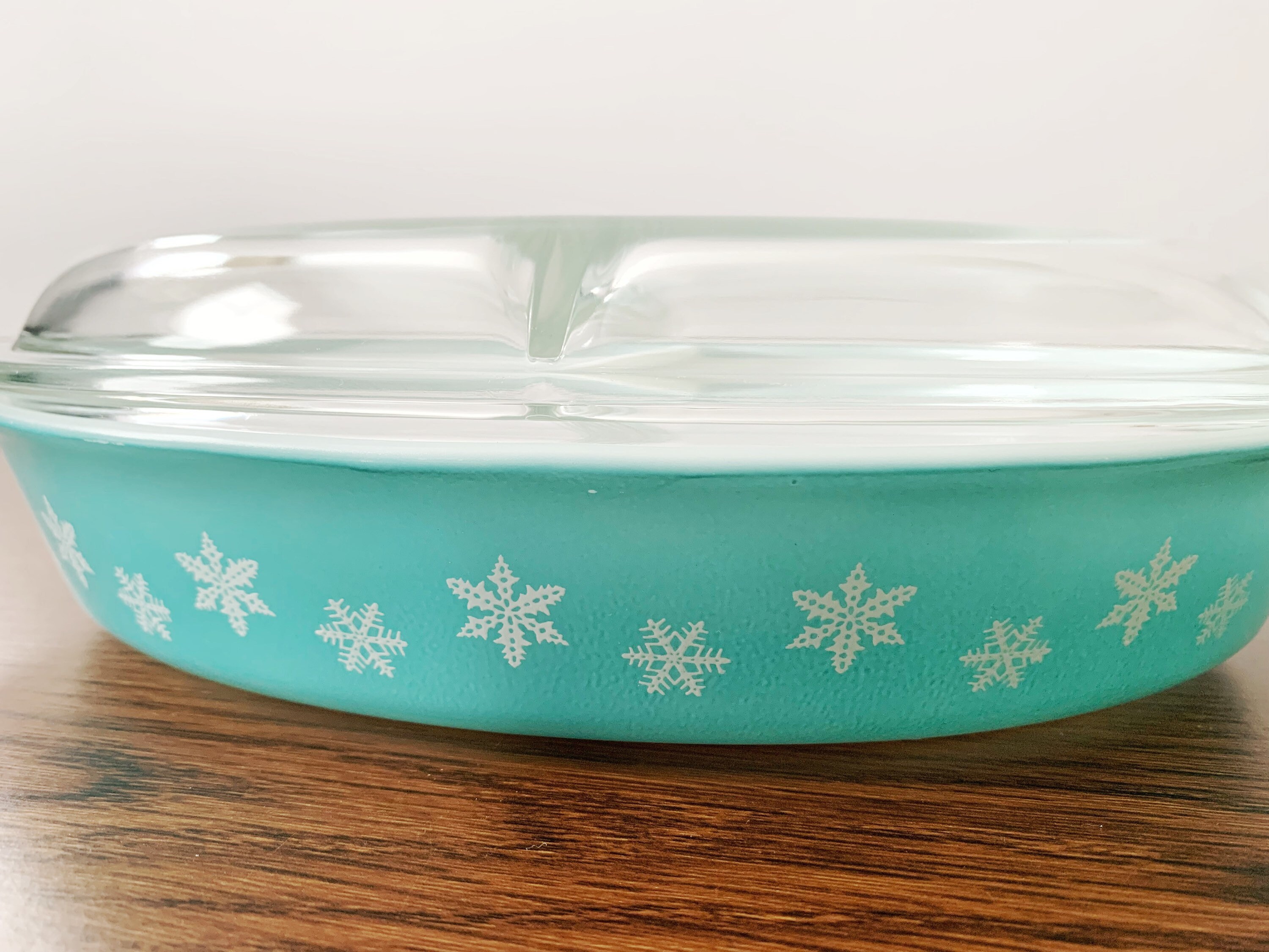 Pyrex Snowflake Divided Dish 1 1/2 Quart vintage Kitchen Etsy