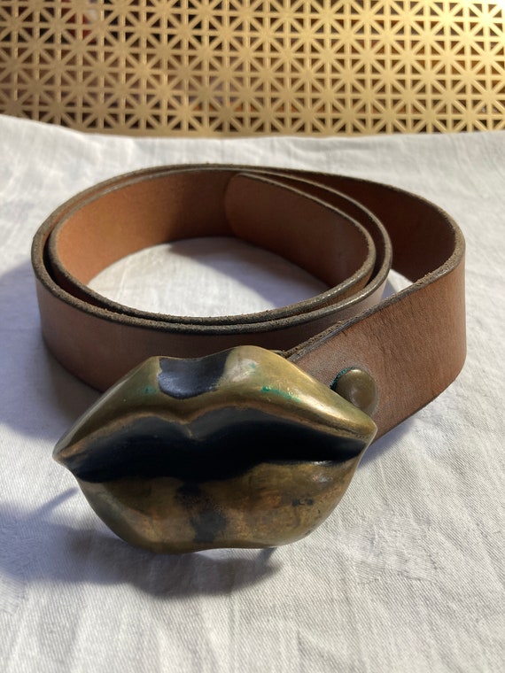 Brass lips leather belt 70s