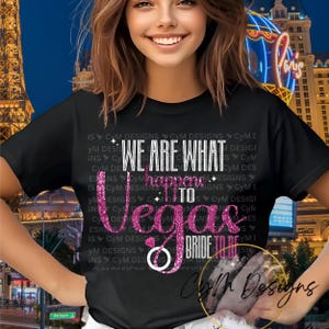 Nous sommes ce qui arrive à Las Vegas Bride, qui s'appellera Bachlorette Bach | Faire la fête entre amis jouant aux cartes de poker PNG DTF Sublimation