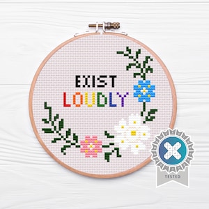 Modèle de point de croix couronne arc-en-ciel existant - téléchargement PDF