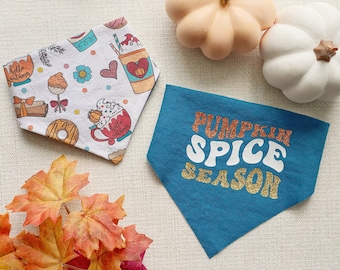 Pumpkin Spice Season Dog Bandana / Dog Bandana para otoño / Otoño Perro Bandana / Pumpkin Spice Latte Bandana / Reversible Dog Bandana