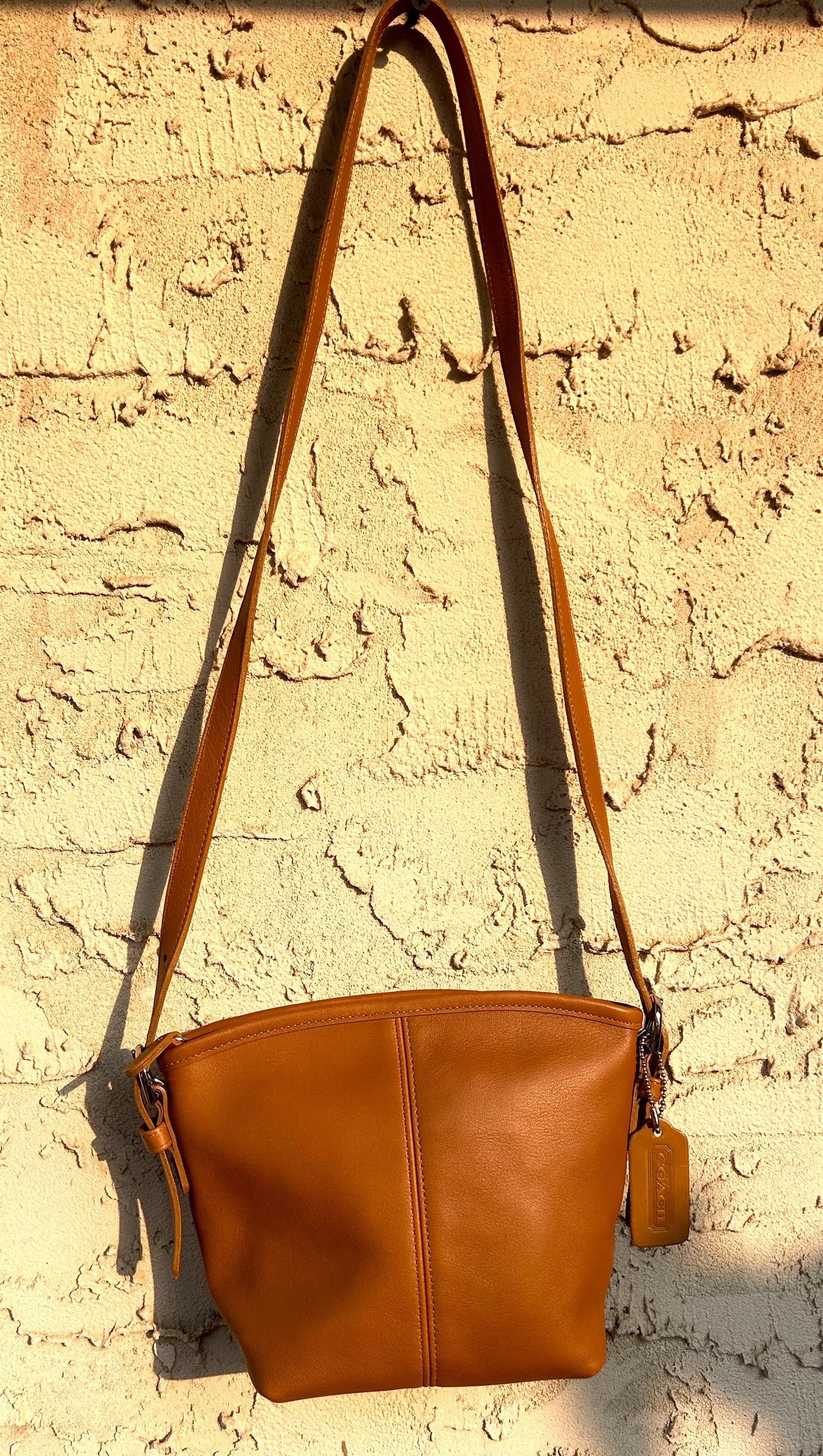バッグ Vintage Coach Soho Small Satchel Toffee Vintage Coach Soho Small Satchel Toffee - メルカリ