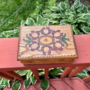 VTG. Norwegian Rosemaling Wood Trinket Box Handpainted,Floral 8x5x4