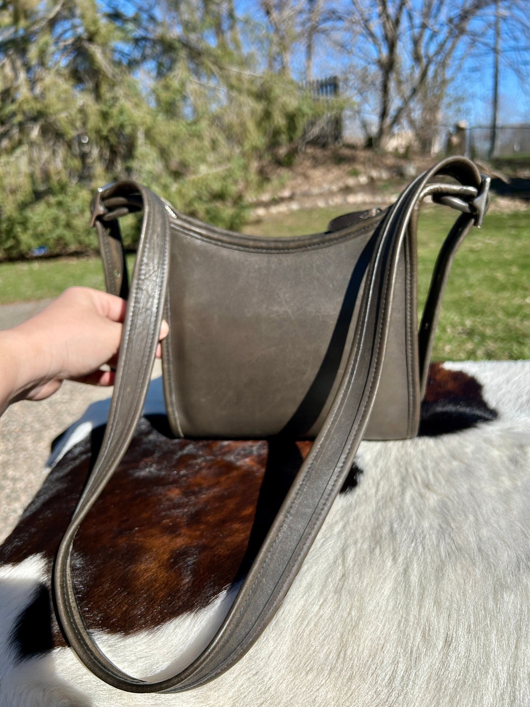 Vintage Coach Small Legacy Zip Style 9997 in Gray With Silver