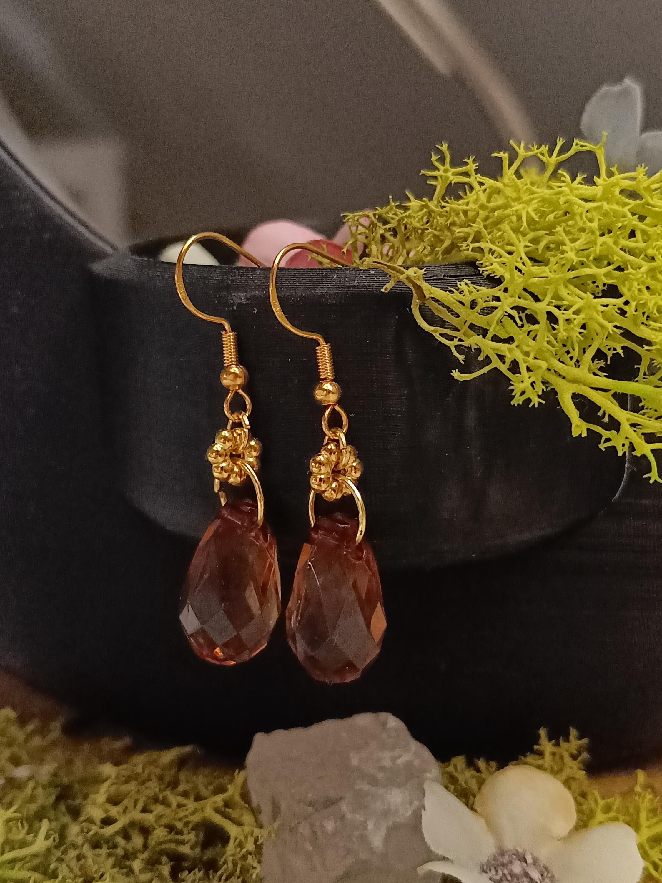 Orecchini pendenti in bronzo leggero, orecchini con perline geometriche in oro ossidato, orecchini pendenti in oro, orecchini con perline lunghe, E906 - Italia