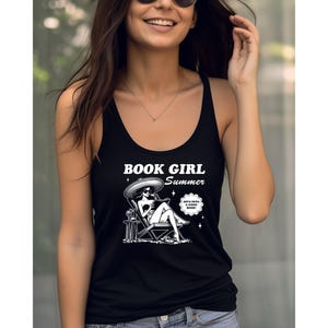 Débardeur d&#39;été à dos nageur Book Girl, parfait pour les journées à la plage, les amateurs de lecture, les événements estivaux, les cadeaux pour les lecteurs, les vêtements de sport, la chemise rat de bibliothèque