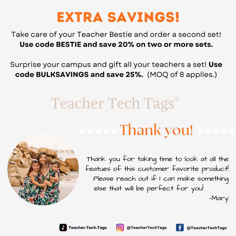 Pu&ograve; includere: Una grafica promozionale con il testo EXTRA SAVINGS, Teacher Tech Tags e Thank you. Include una fotografia circolare di una persona con due bambini su una spiaggia, che indossano abiti floreali abbinati, e i social media in basso.
