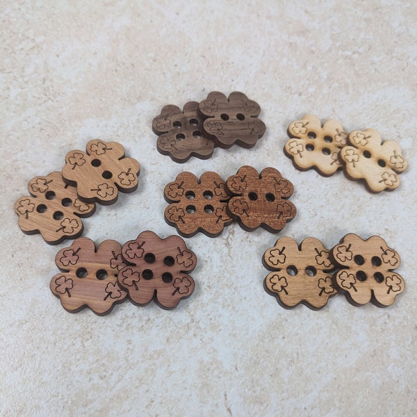 Boutons en bois de trèfle pour l'artisanat - découpés au laser - deux ou quatre trous - noyer, cerisier, sapele, érable, cèdre et bouleau