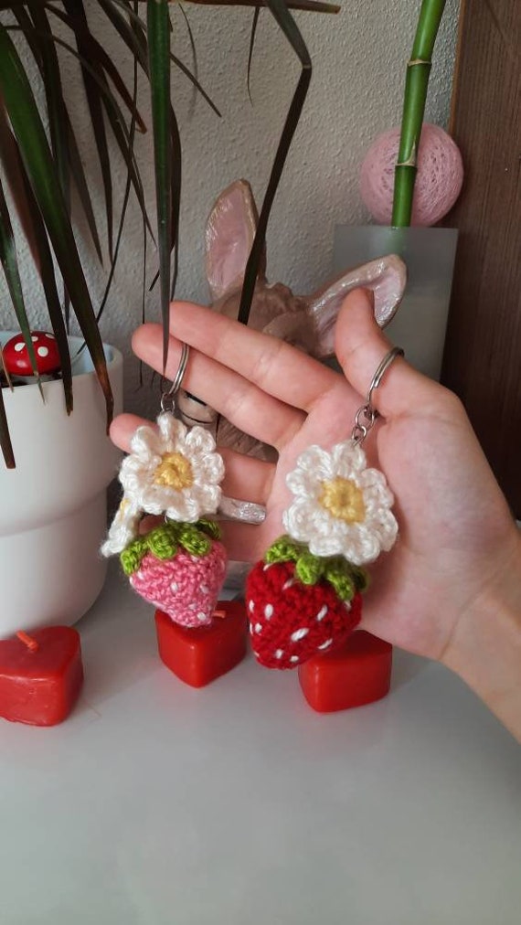 Crochet Strawberry Keychain: Handmade Cotton Flower Charm