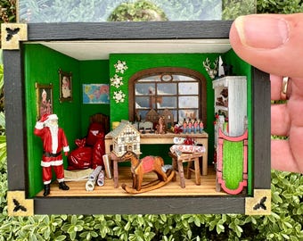 Santa's workshop 1:48, 1/4, quarter scale room box with light