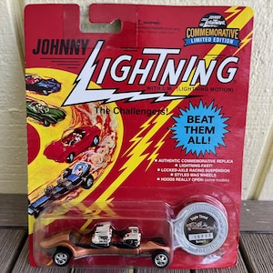 Johnny Lightning The Challengers Commemorative Edition Triple Threat NEW 1995