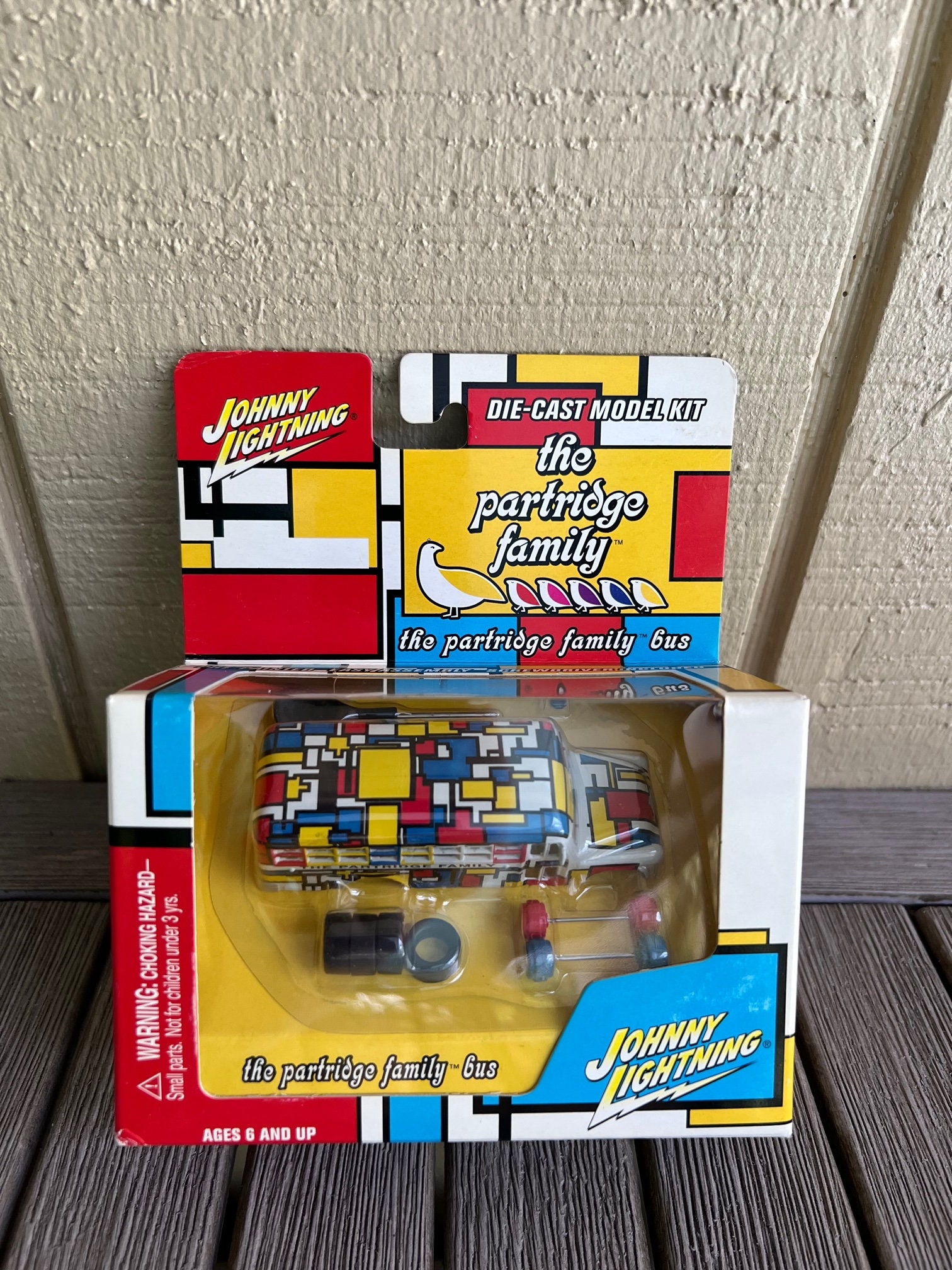 Johnny lightning partridge family bus shop