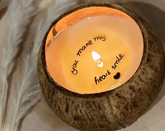 Candela con messaggio segreto. Candela personalizzata con guscio di cocco, messaggio nascosto, candela a sorpresa. Regalo di candele per San Valentino.