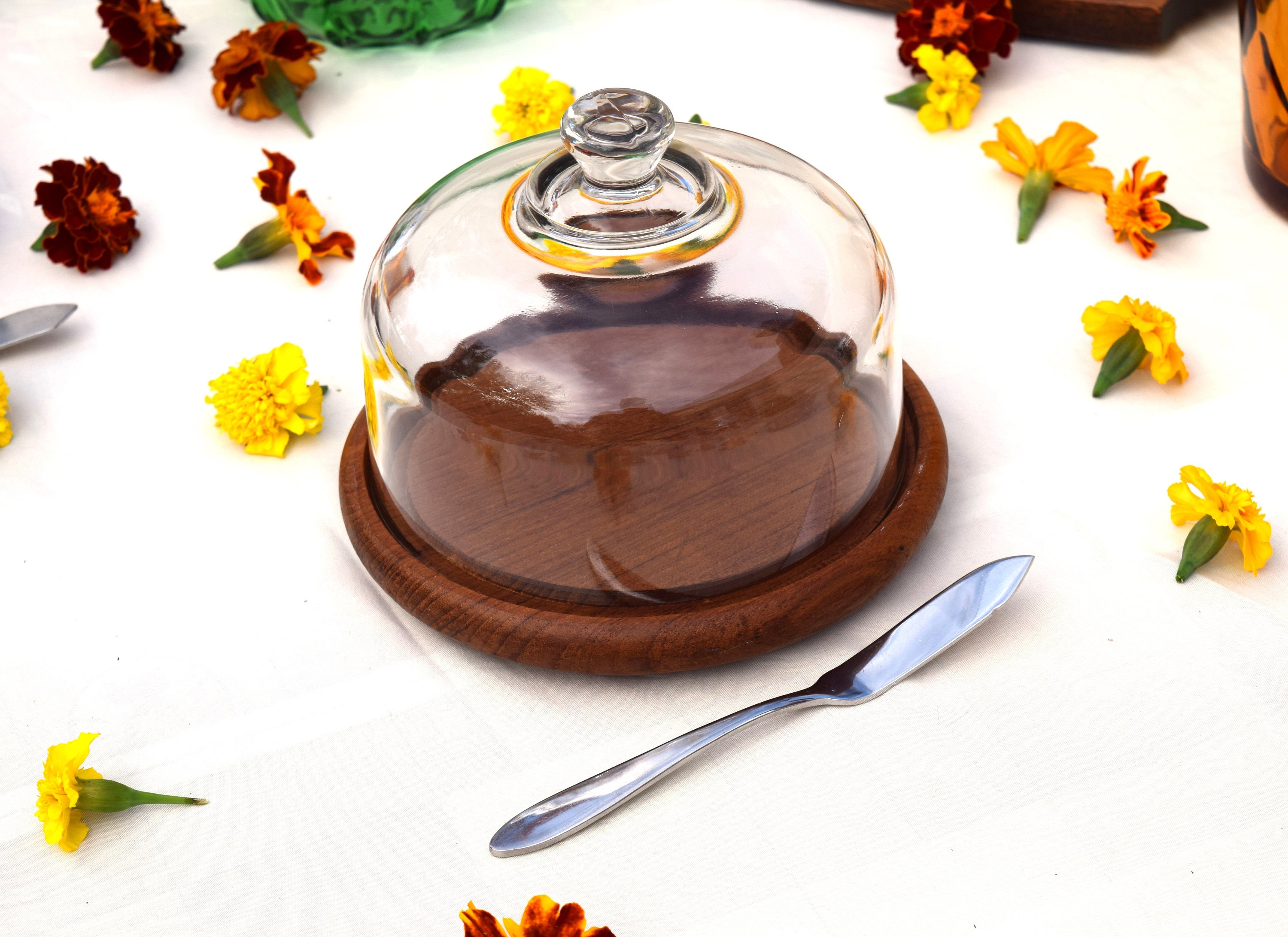 What Is A Cloche Tray