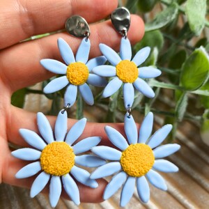 Blue Daisy Earrings – Handmade Polymer Clay Jewelry – Lightweight Floral Statement Earrings, Gift for Her