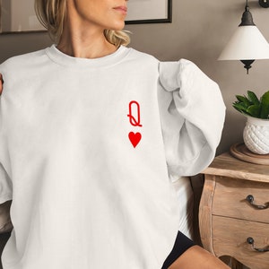 Sudadera Reina de Corazones Sudadera Reina, Alicia en el País de las Maravillas, Regalo para Ella, Inspirada en el Desfile de Disney Disneyland Día de la Madre