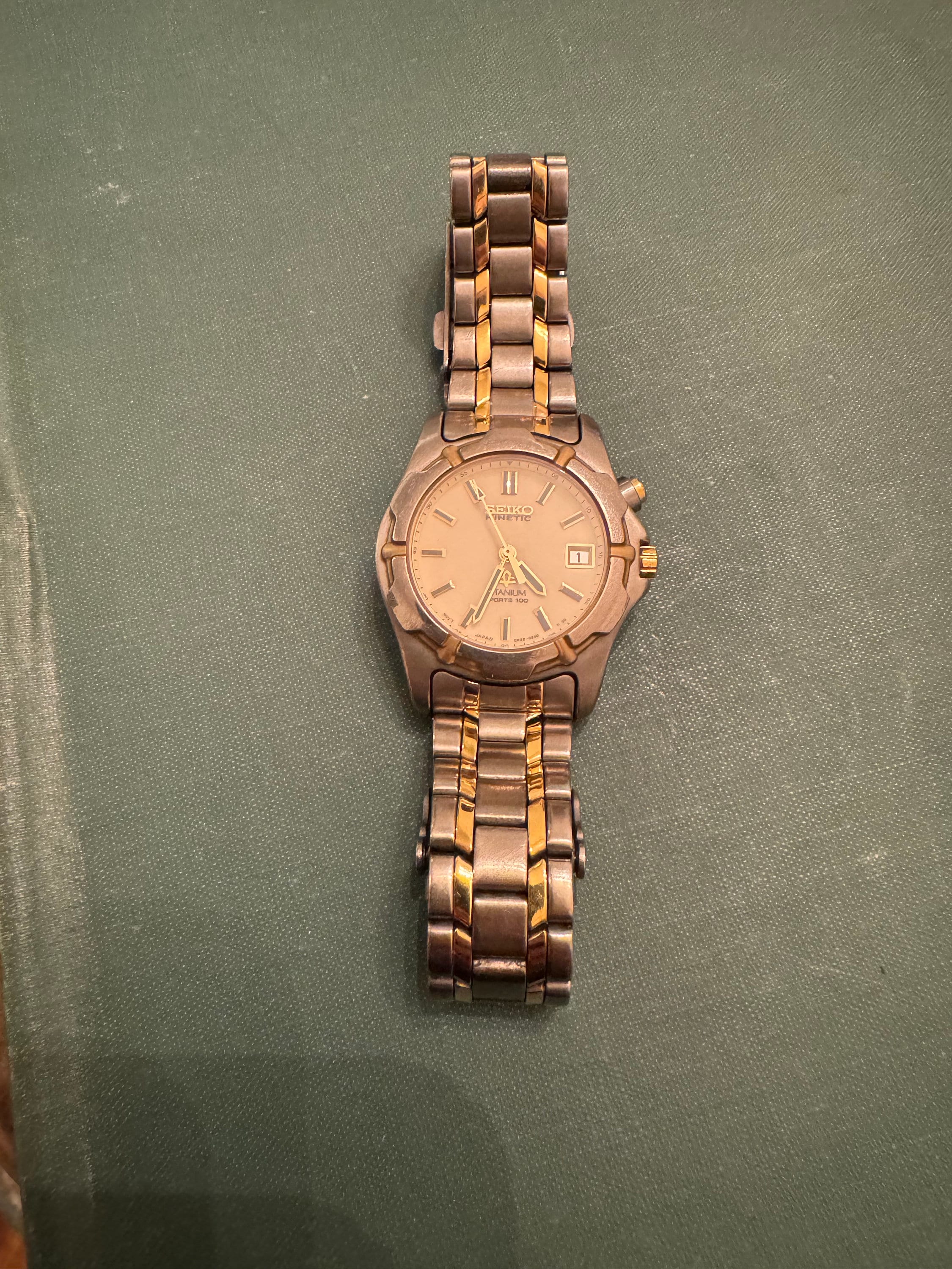 Vintage Women's Seiko Kinetic Sports 100 Titanium Two Tone