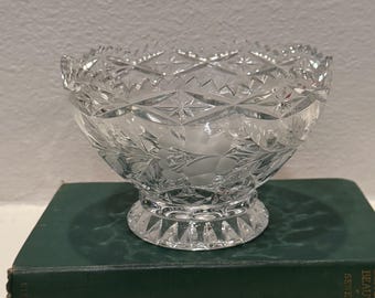 Vintage Lausitzer schaal/vaas met 24 loden kristallen en geëtste rozen en bladeren